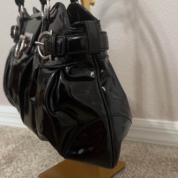 **♥️♥️Salvatore Ferragamo Black Patent Leather Handbag♥️♥️** - Picture 3 of 13